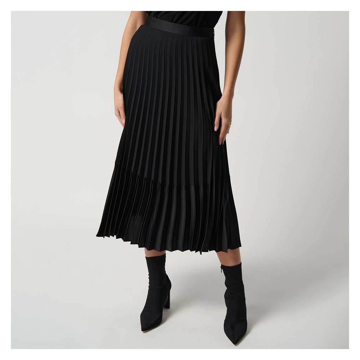 Black Georgette Pleated Skirt main product photo