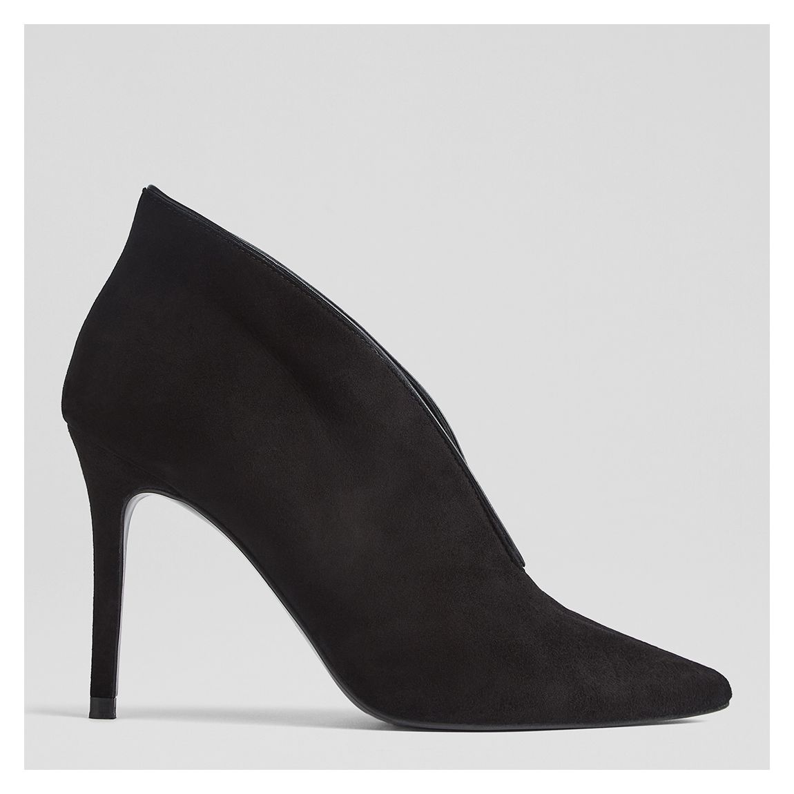Kyra Bla-Black Closed Courts main product photo