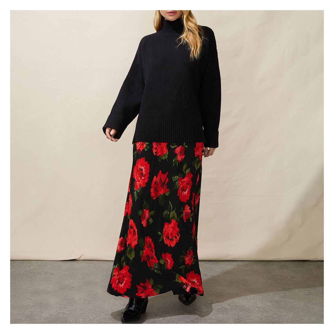 Black/Red Rose Print Skirt main product photo