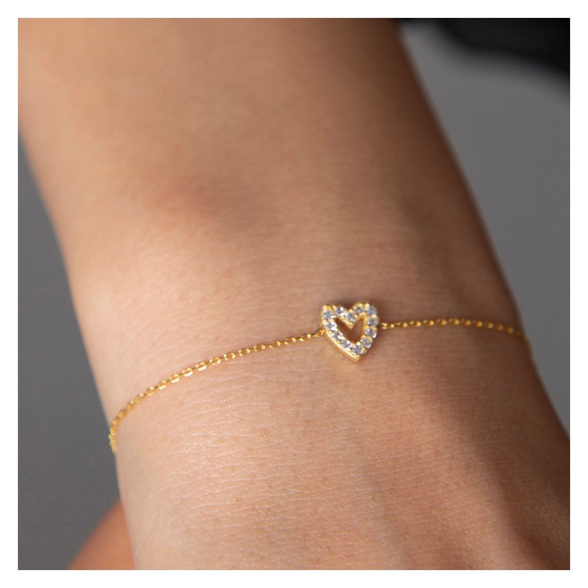 Gold Heart Bracelet main product photo