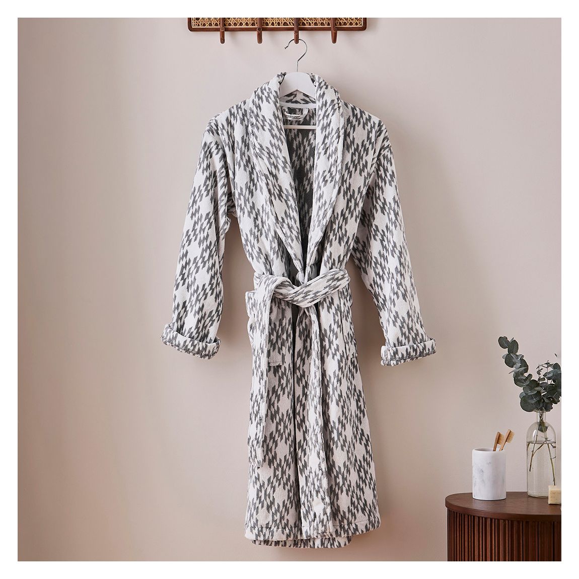 Emani Robe M/L, Chalk/Charcoal main product photo