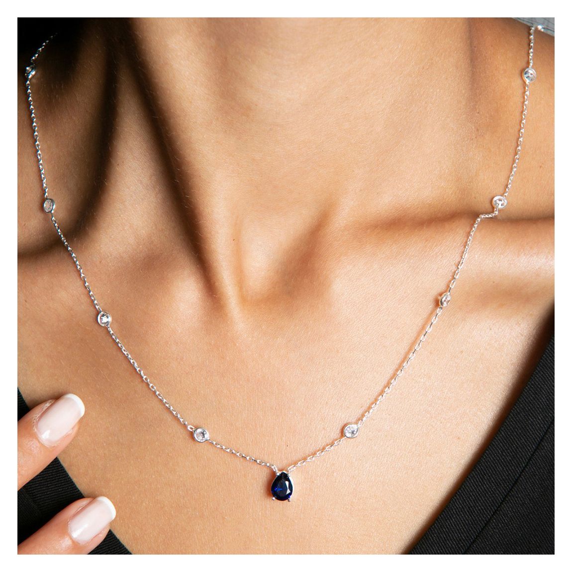 Silver Pendant Necklace main product photo