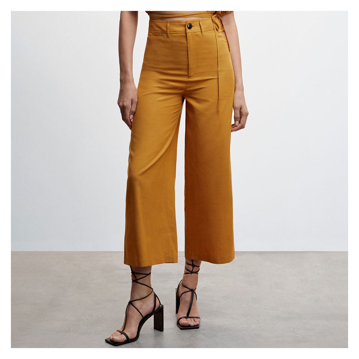 High-waist crop trousers main product photo