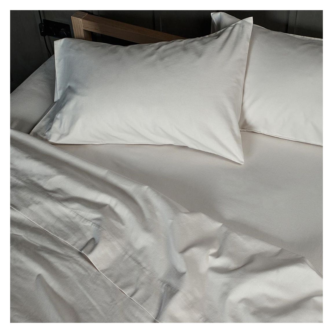 Alabaster Single Brushed Cotton Fitted Sheet main product photo