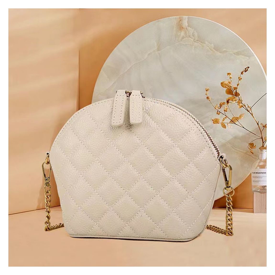 Creamy White Shell Shoulder Bag main product photo