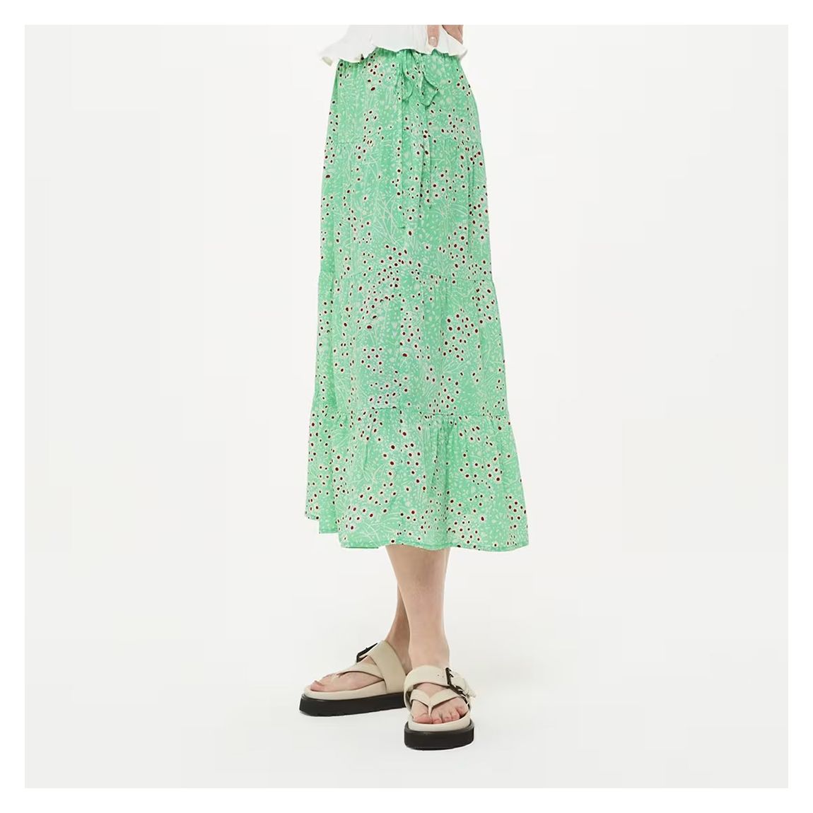 Green Daisy Meadow Tie Skirt main product photo