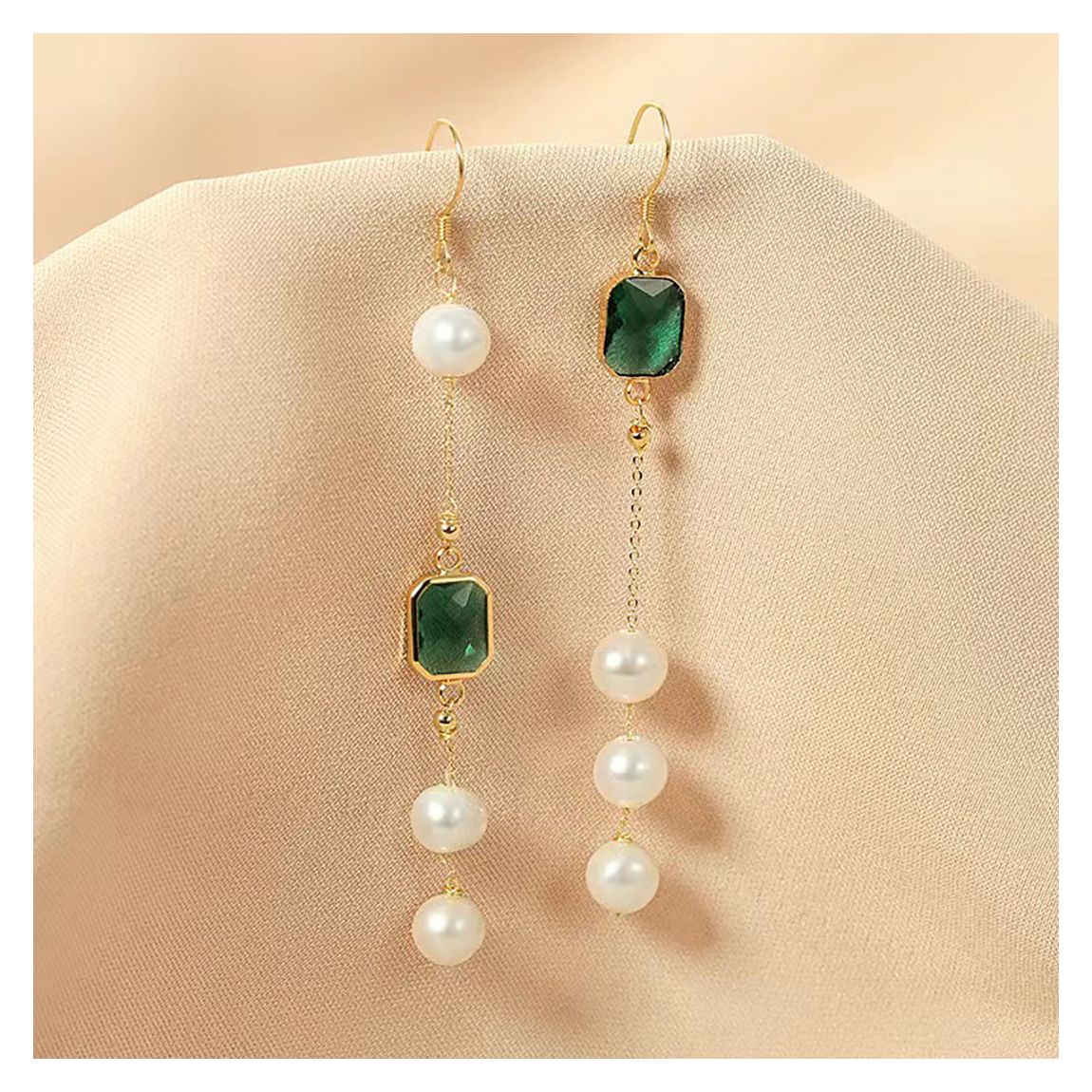 Emerald Earrings main product photo