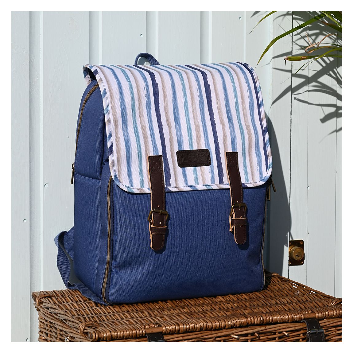 St Ives 4 Person Insulated Filled Picnic Backpack, 15L main product photo