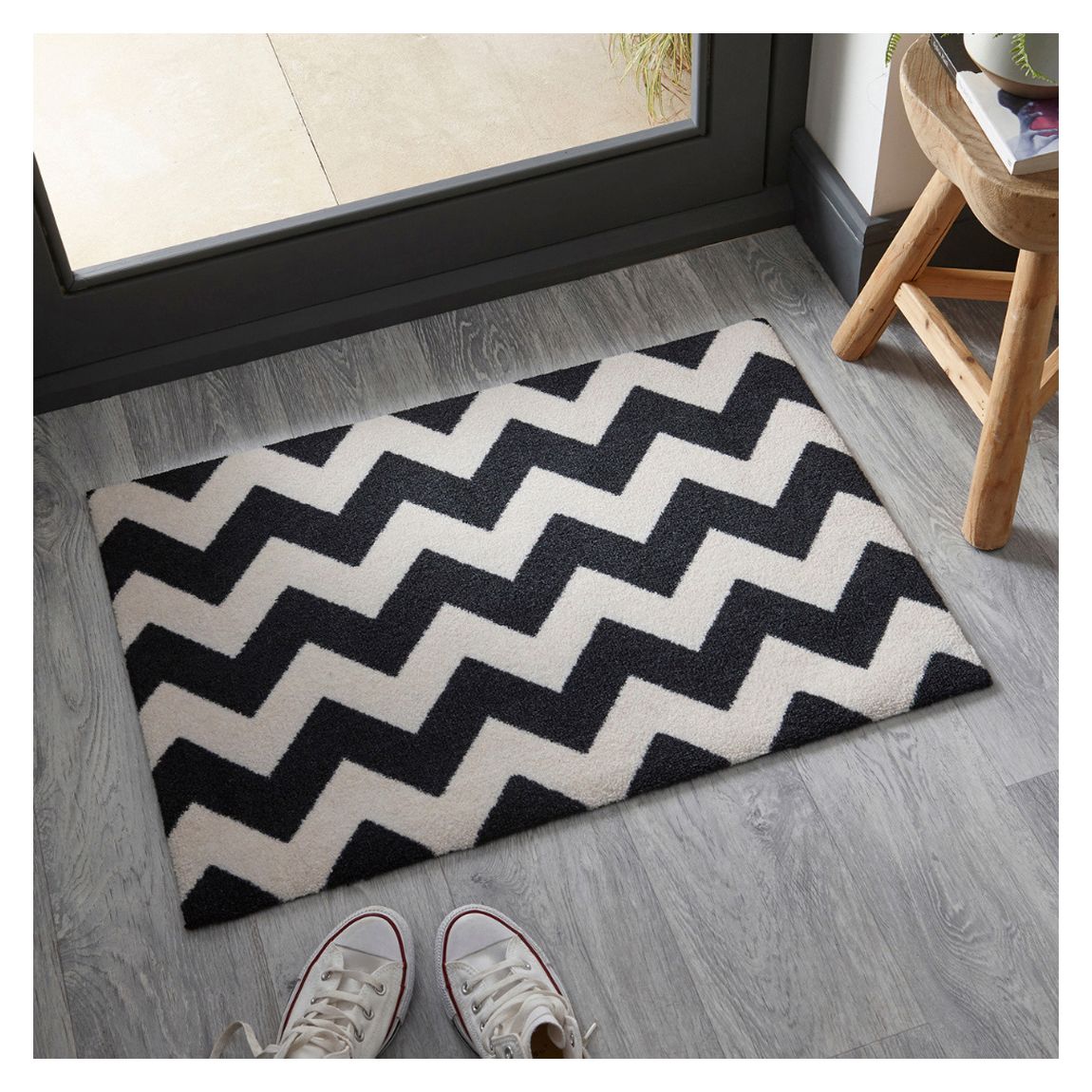 Chevron 50 x 75 cm Doormat, Black & Vanilla main product photo