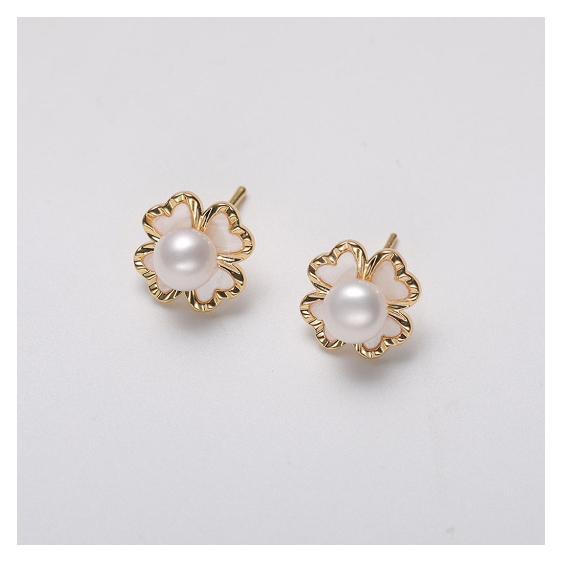 White Genuine Freshwater Pearl Earrings main product photo