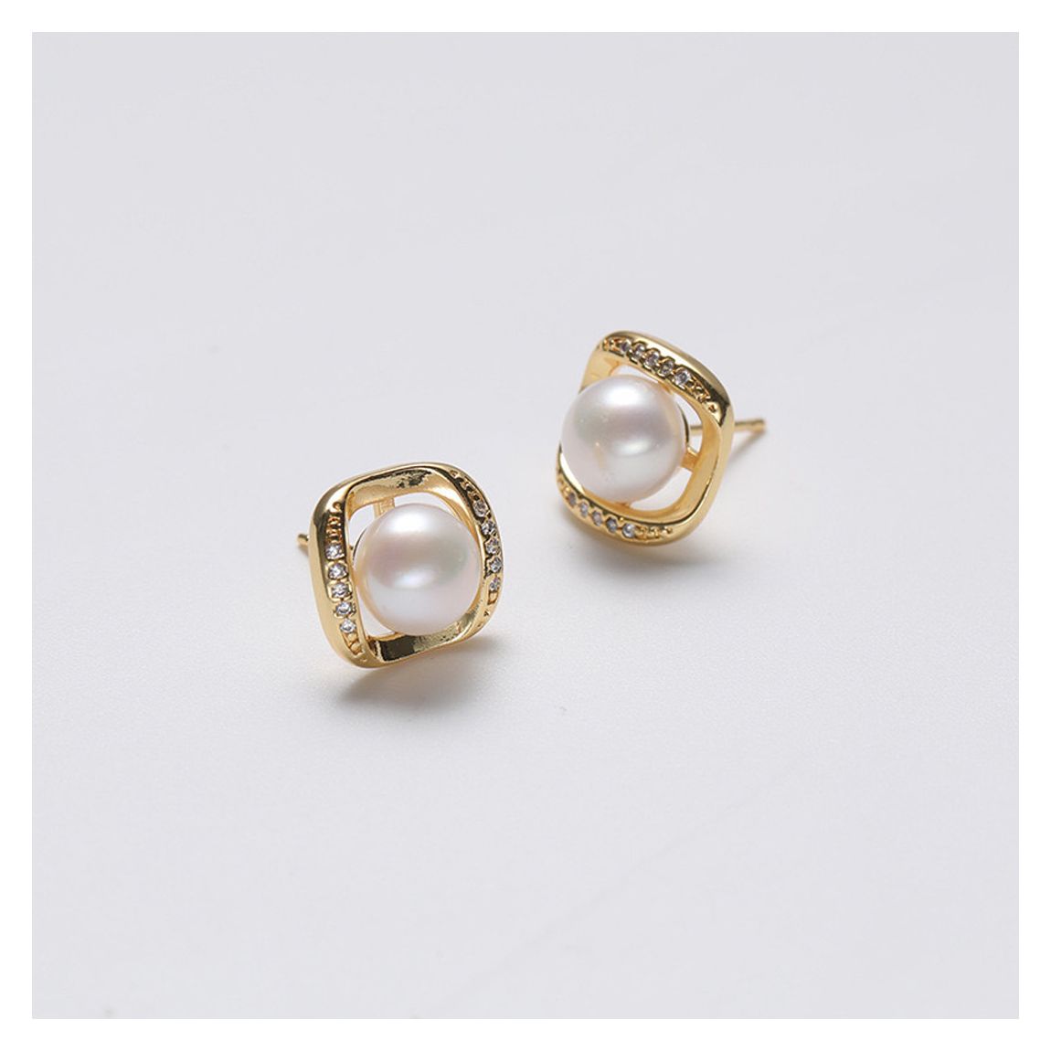 White Genuine Freshwater Pearl Earrings main product photo