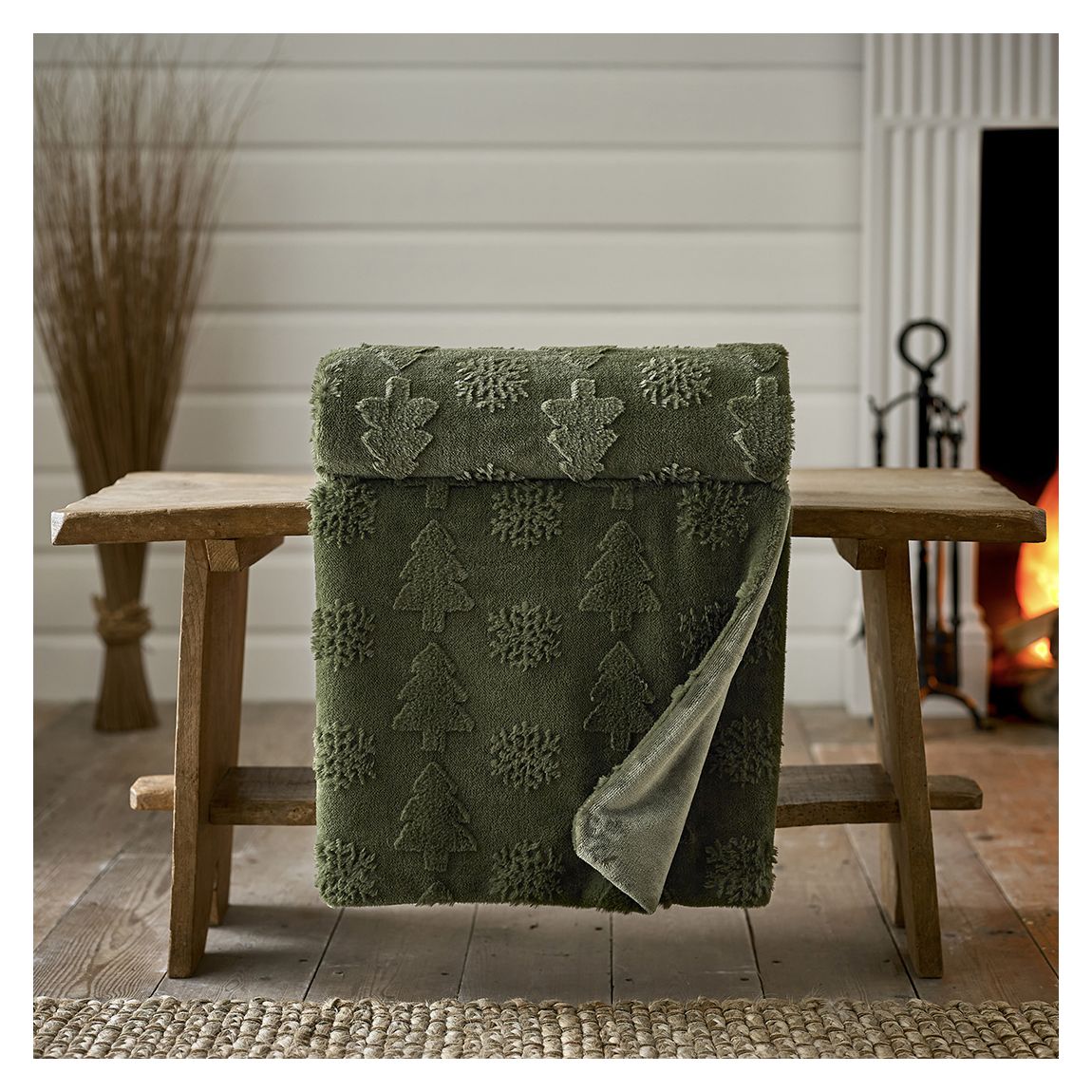Winter Forest Faux Fur Throw 130x150cm, Green main product photo