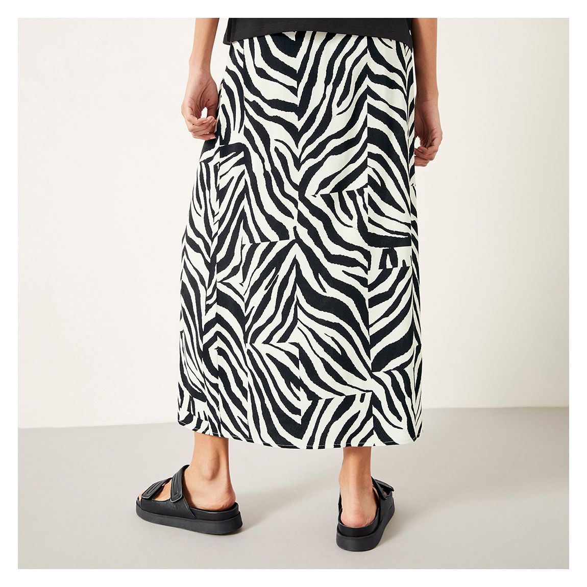 Black/White Animal Print Skirt main product photo