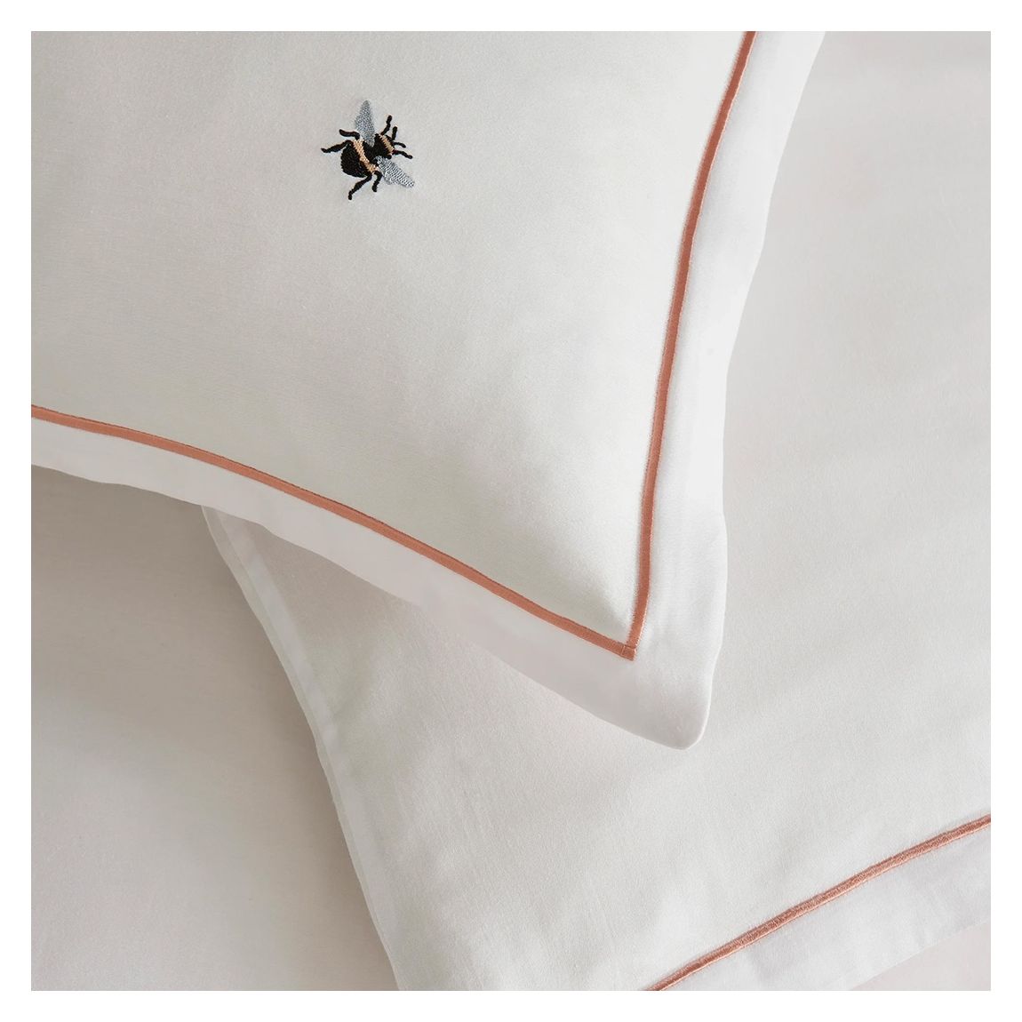 Bee with Peach Satin Stitching Super King Duvet Cover Set main product photo