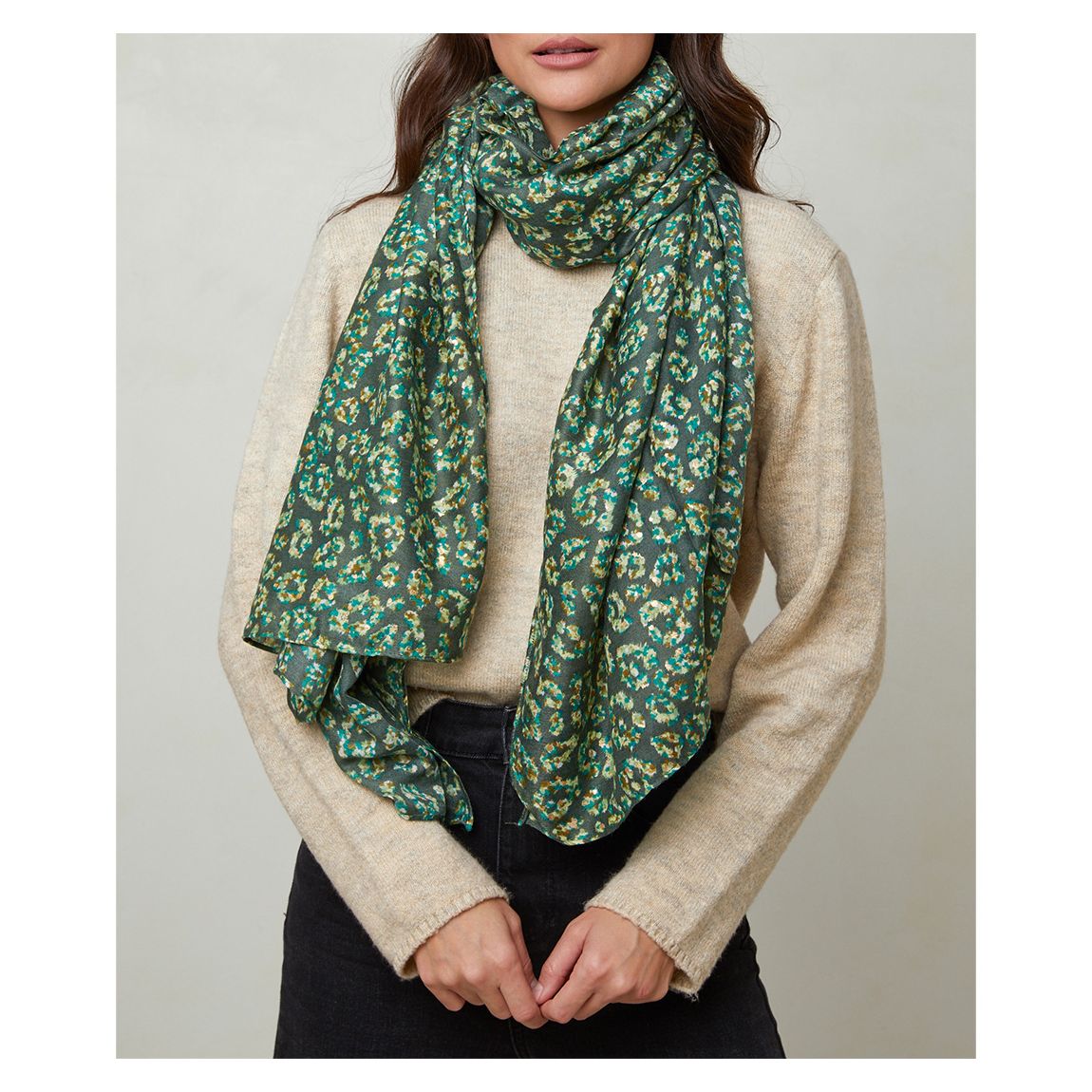 Green Pattern Scarf main product photo