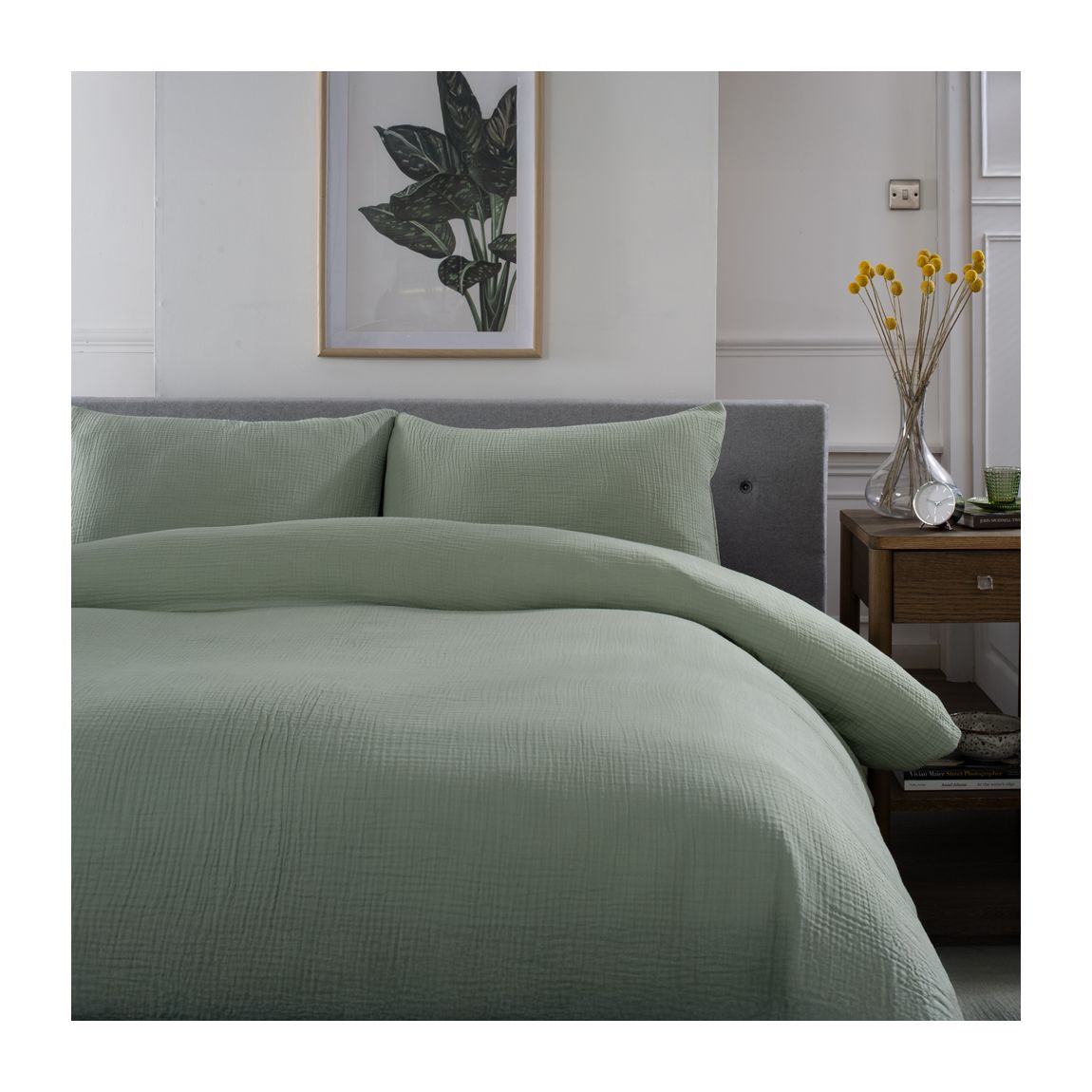 St Quentin 100% Cotton Reversible Duvet Bedding Set Green Double main product photo