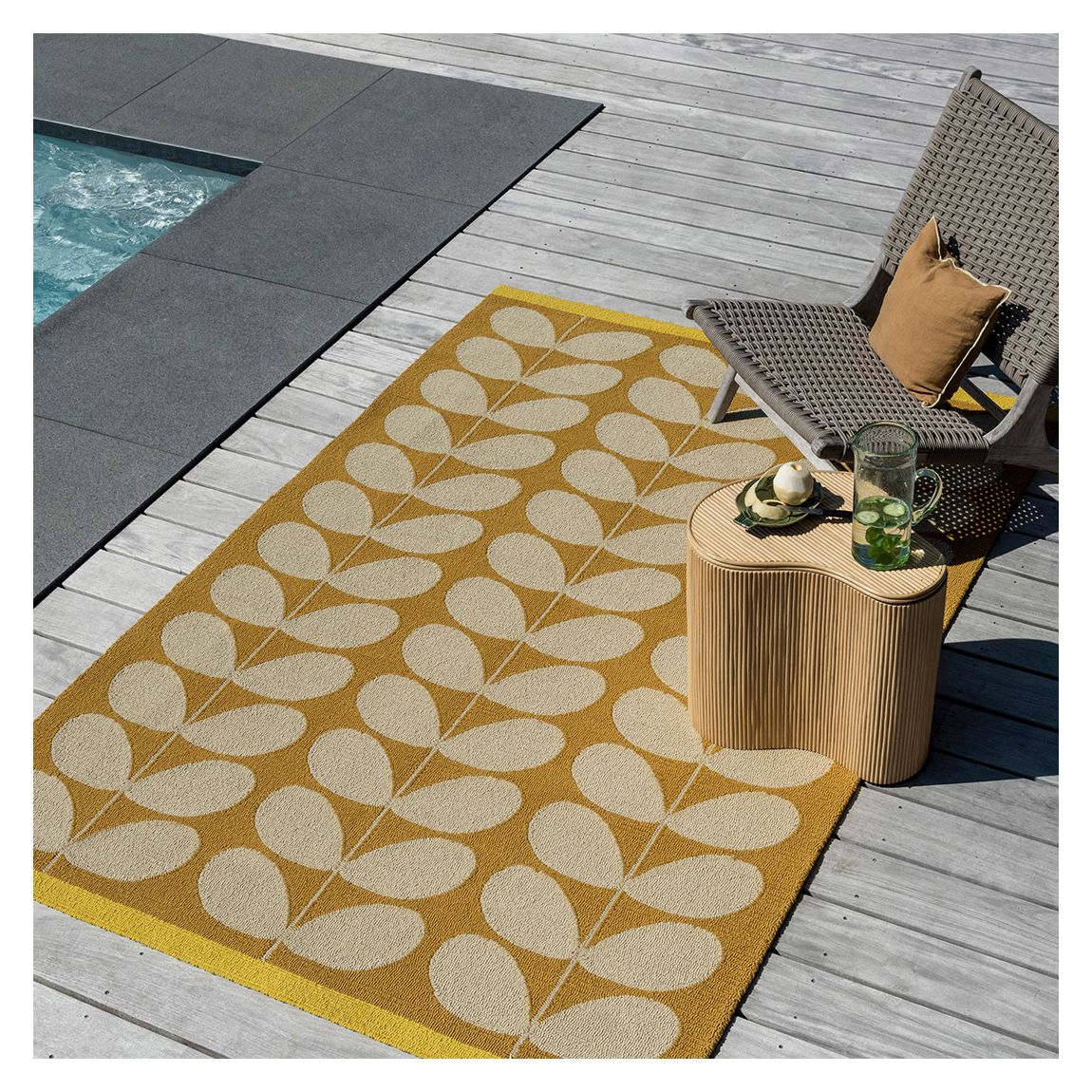 Solid Stem outdoor 463606 160x230cm Rug, Sunflower main product photo