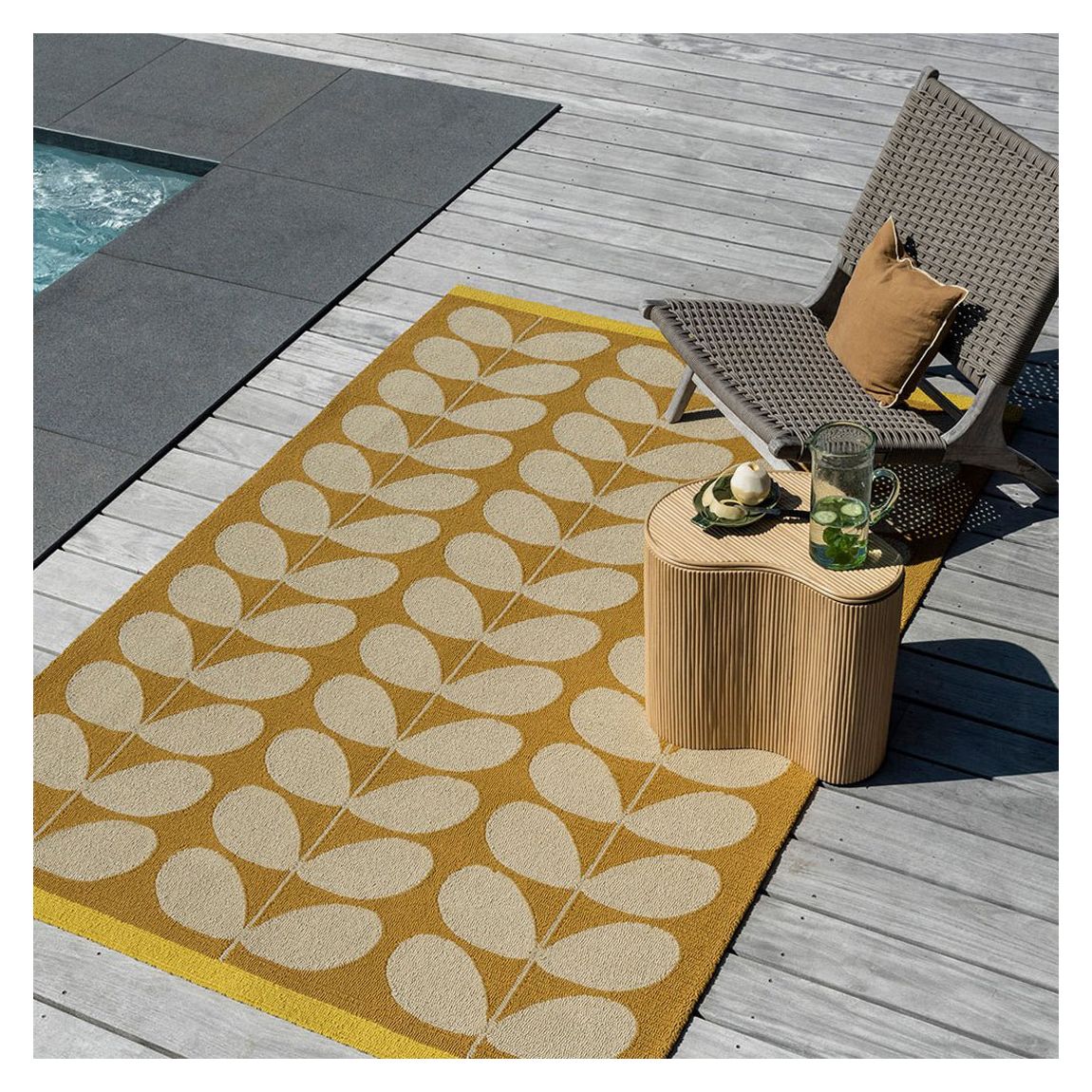 Solid Stem outdoor 463606 140x200cm Rug, Sunflower main product photo
