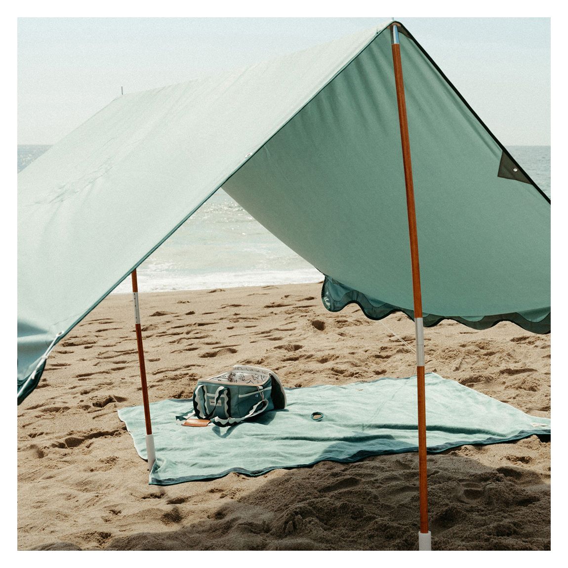 Rivie Green Premium Beach Tent main product photo