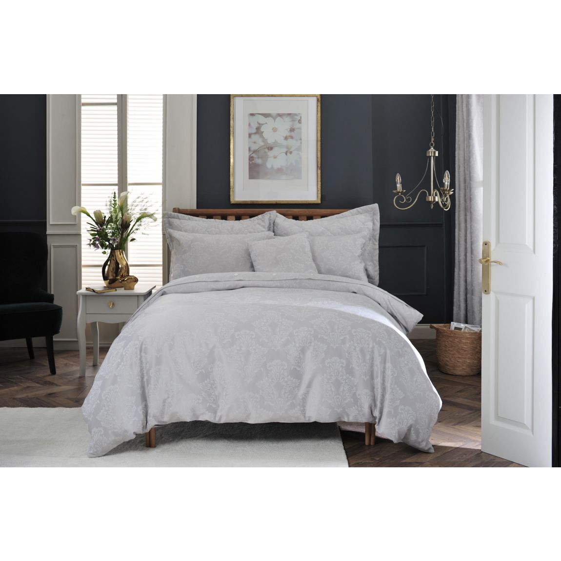 The Lyndon Company Versailles Silver Duvet Set Silver SuperKing main product photo
