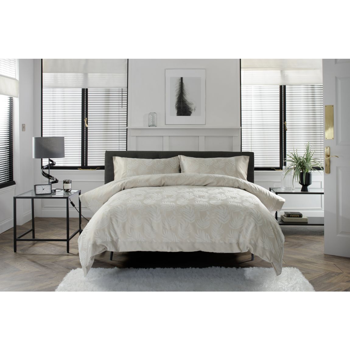 The Lyndon Company Opulent Jacquard Duvet Cover Set SuperKing main product photo