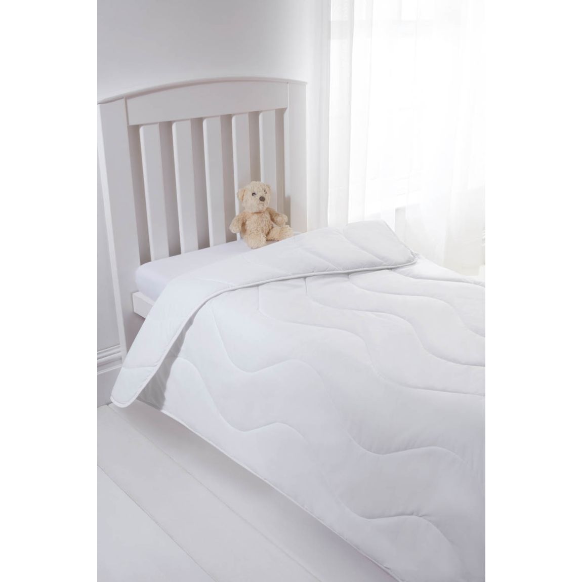 CDL Baby Anti Allergy 4 Tog White Duvet Single main product photo
