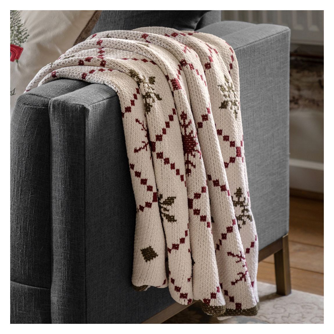 Heritage Fairisle Chenille 130x170cm Woven Throw main product photo