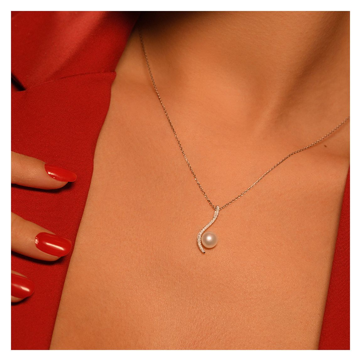 White Gold Vague sublime Pendant Necklace main product photo