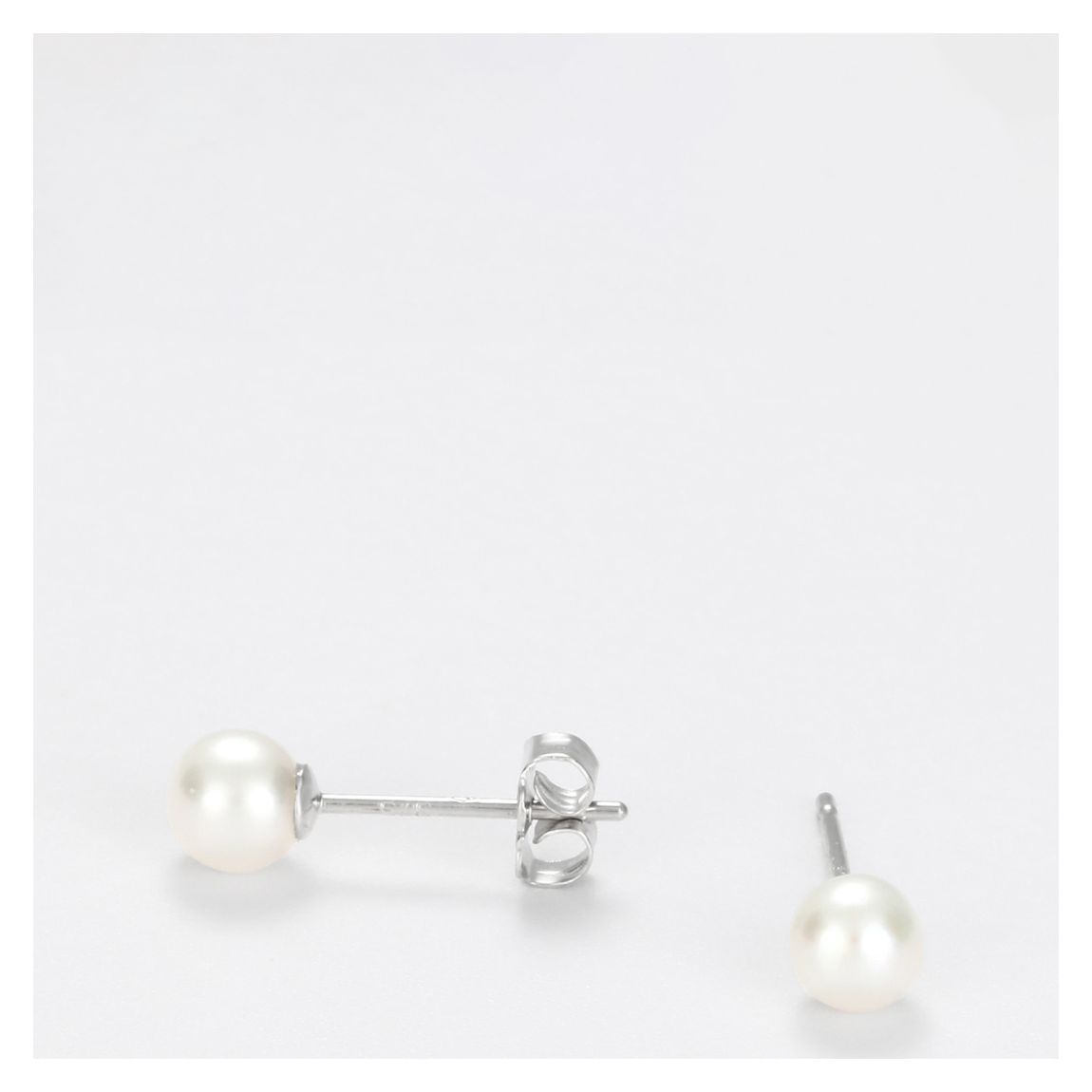 White Gold My Pearl Earrings and White Pearls main product photo