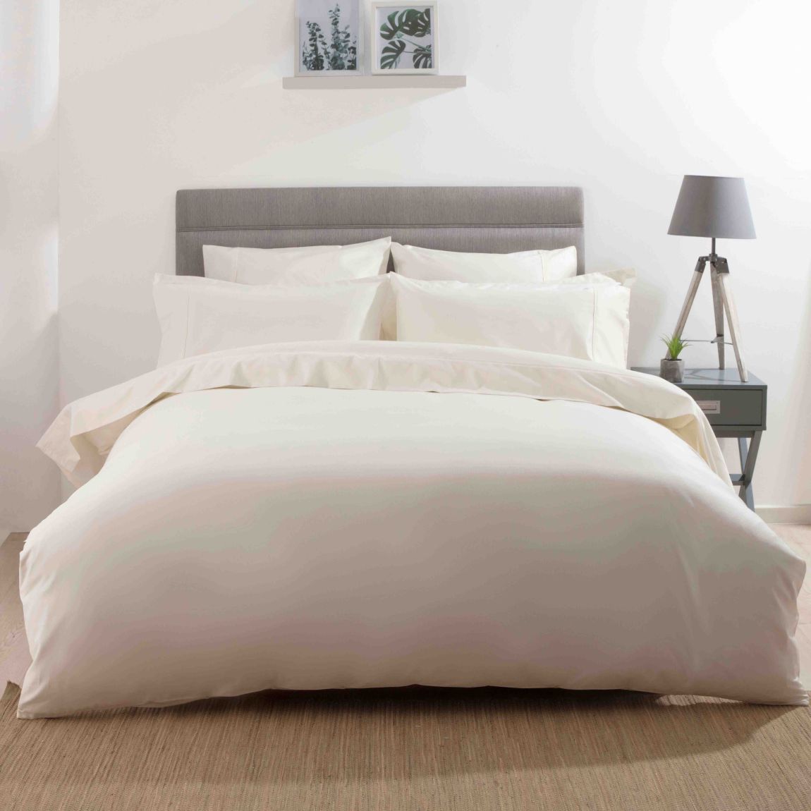 Belledorm 600 Thread Count 100% Egyptian Cotton Emperor Duvet Cover Ivory main product photo