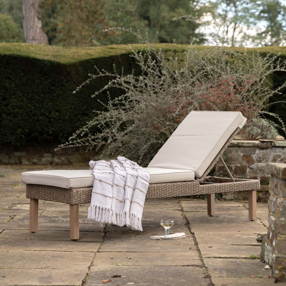 Auburn Lounger main product photo