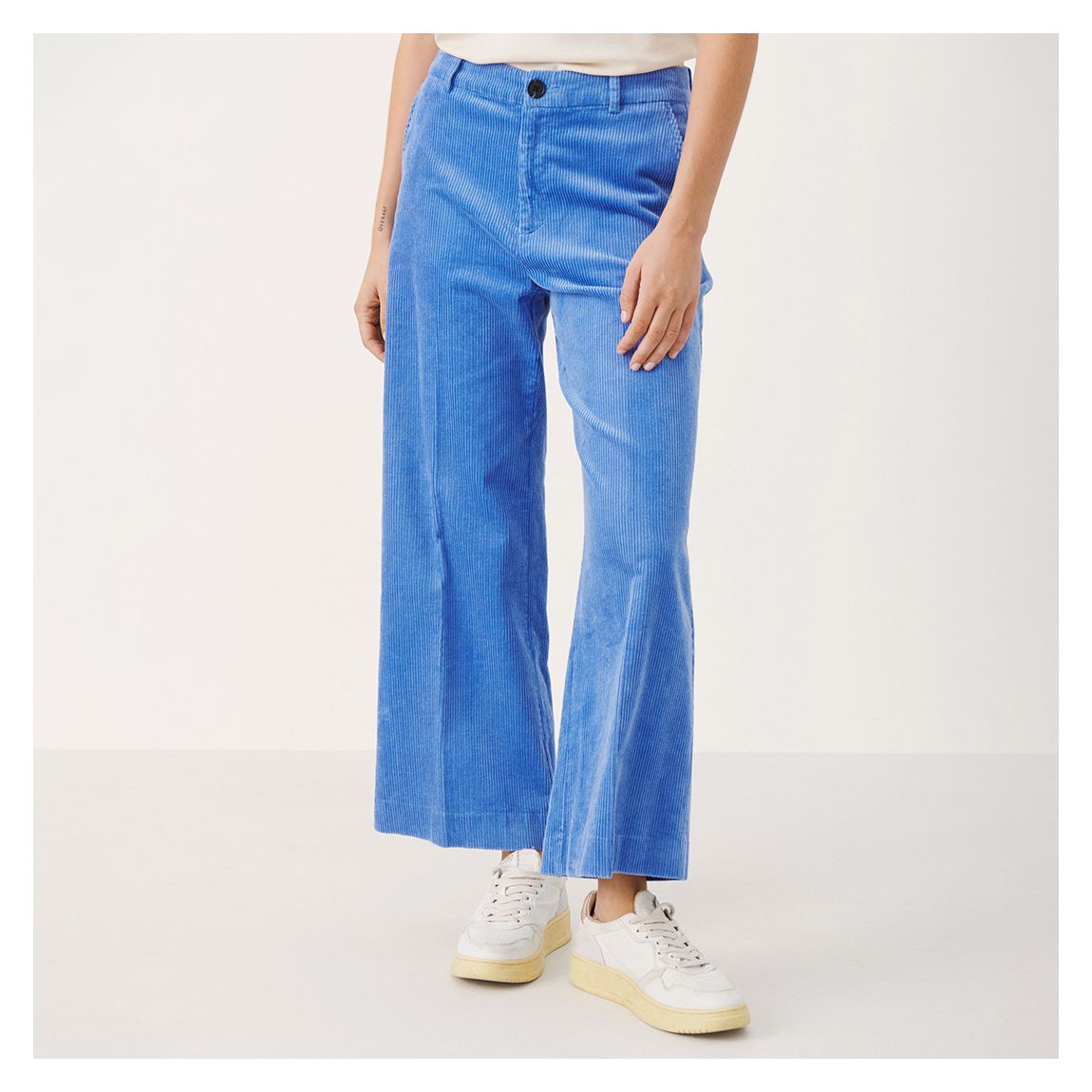 Blue Bonnet Kirse Jeans main product photo
