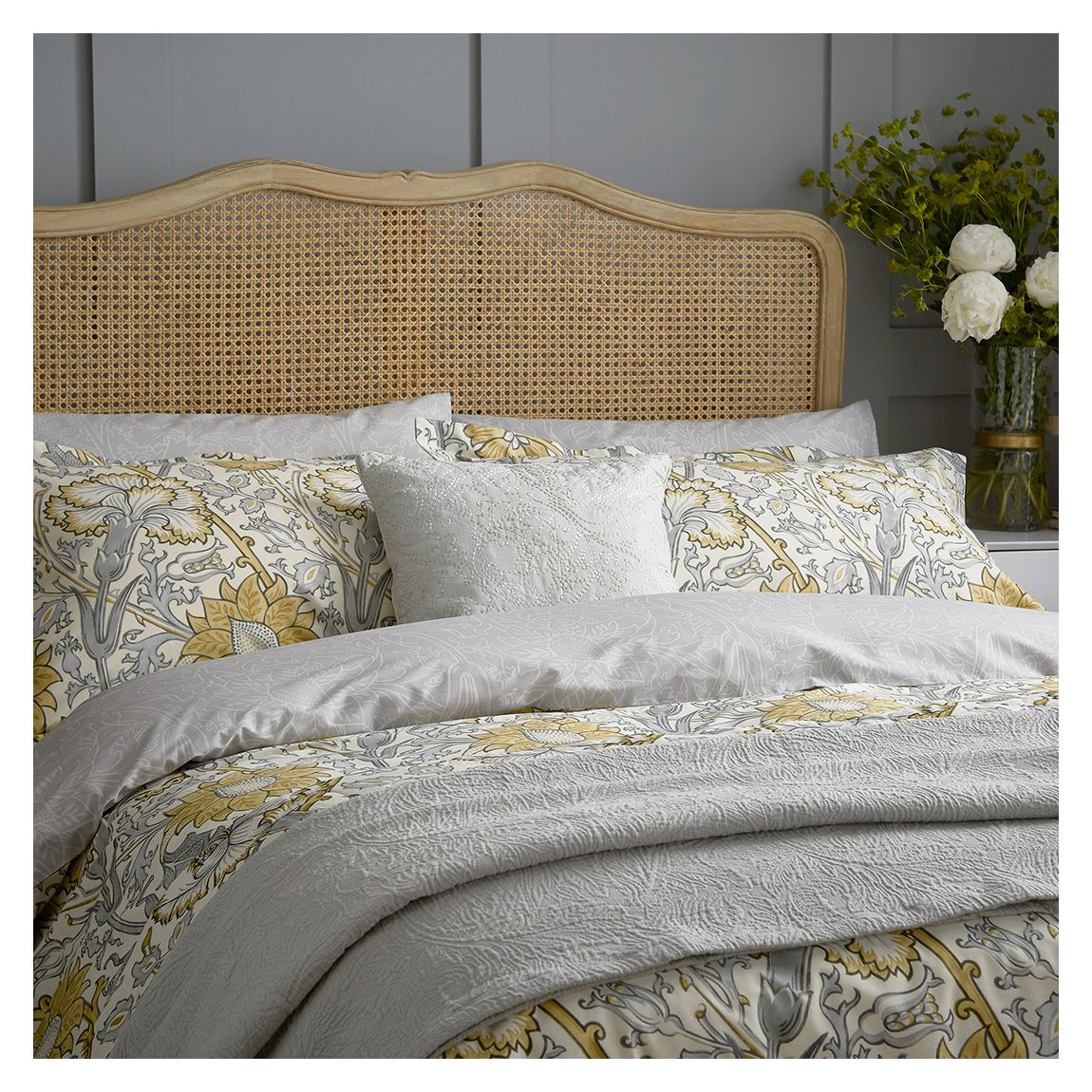 Pink & Rose, Bedspread, Grey main product photo