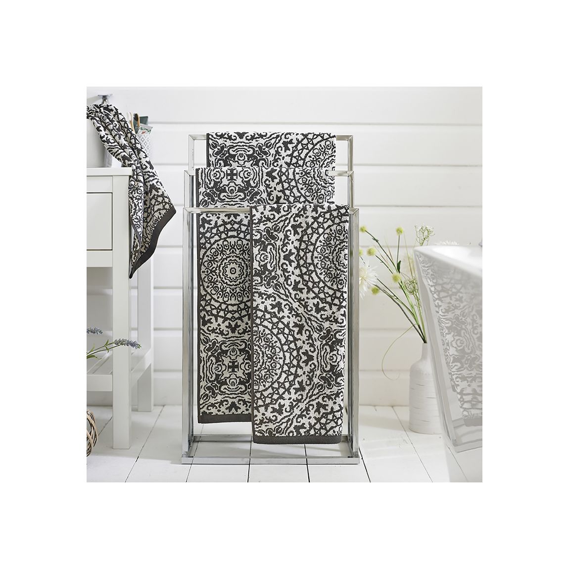 Lacy Connection Extrasoft 100% Cotton Hand Towels Luxury Highly Absorbent Black main product photo