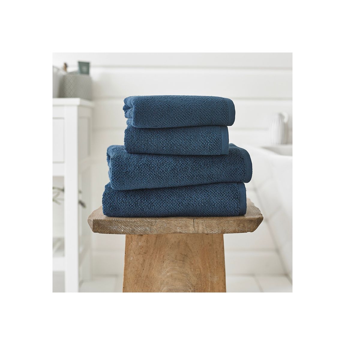 Romeo Luxury Textured Quik Dri 100% Cotton Bath Towel Navy main product photo