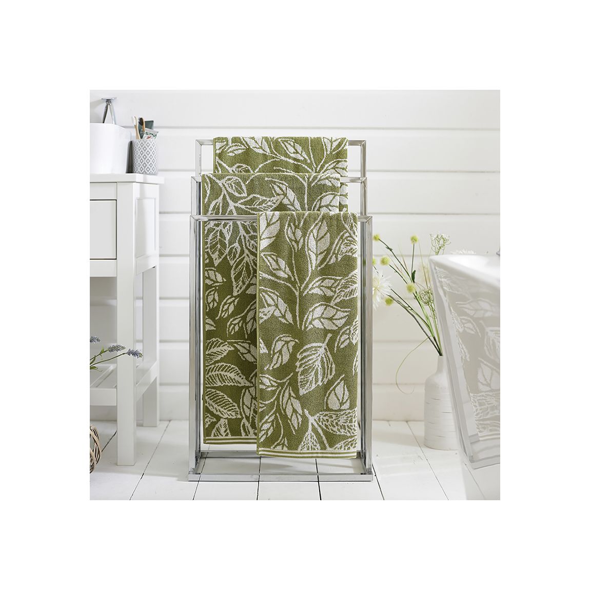 Botanical 100% Cotton Jacquard Soft 550gsm Mixed Leaves Bath Sheets Green main product photo