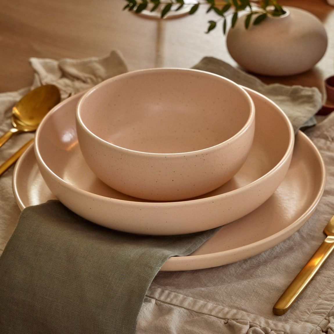 Balos Stoneware Set of 4 Dinner Plates - Pink Sand main product photo