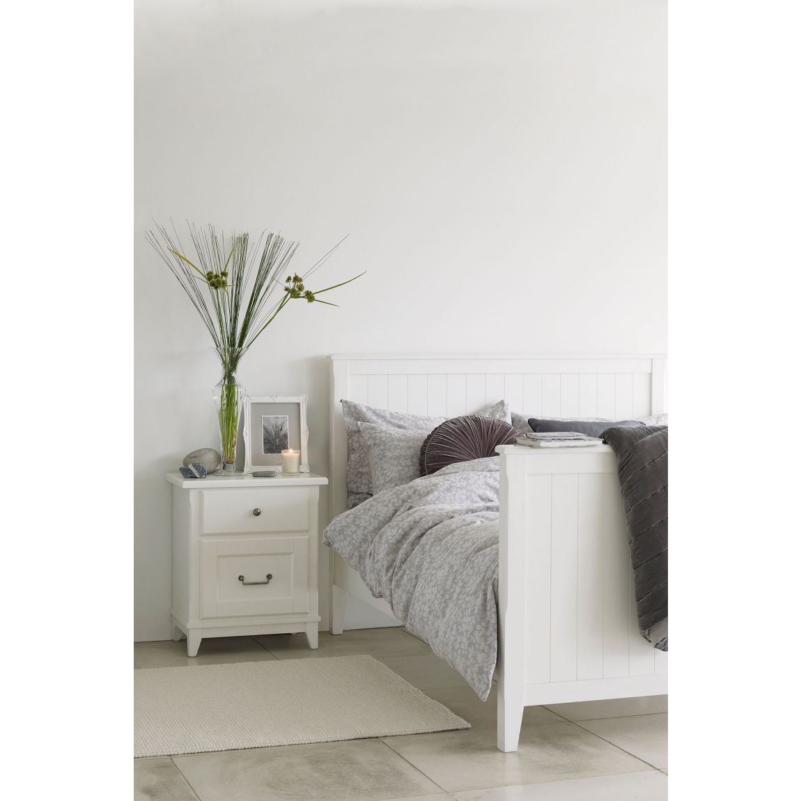 Devon White 3'0 Bedframe main product photo