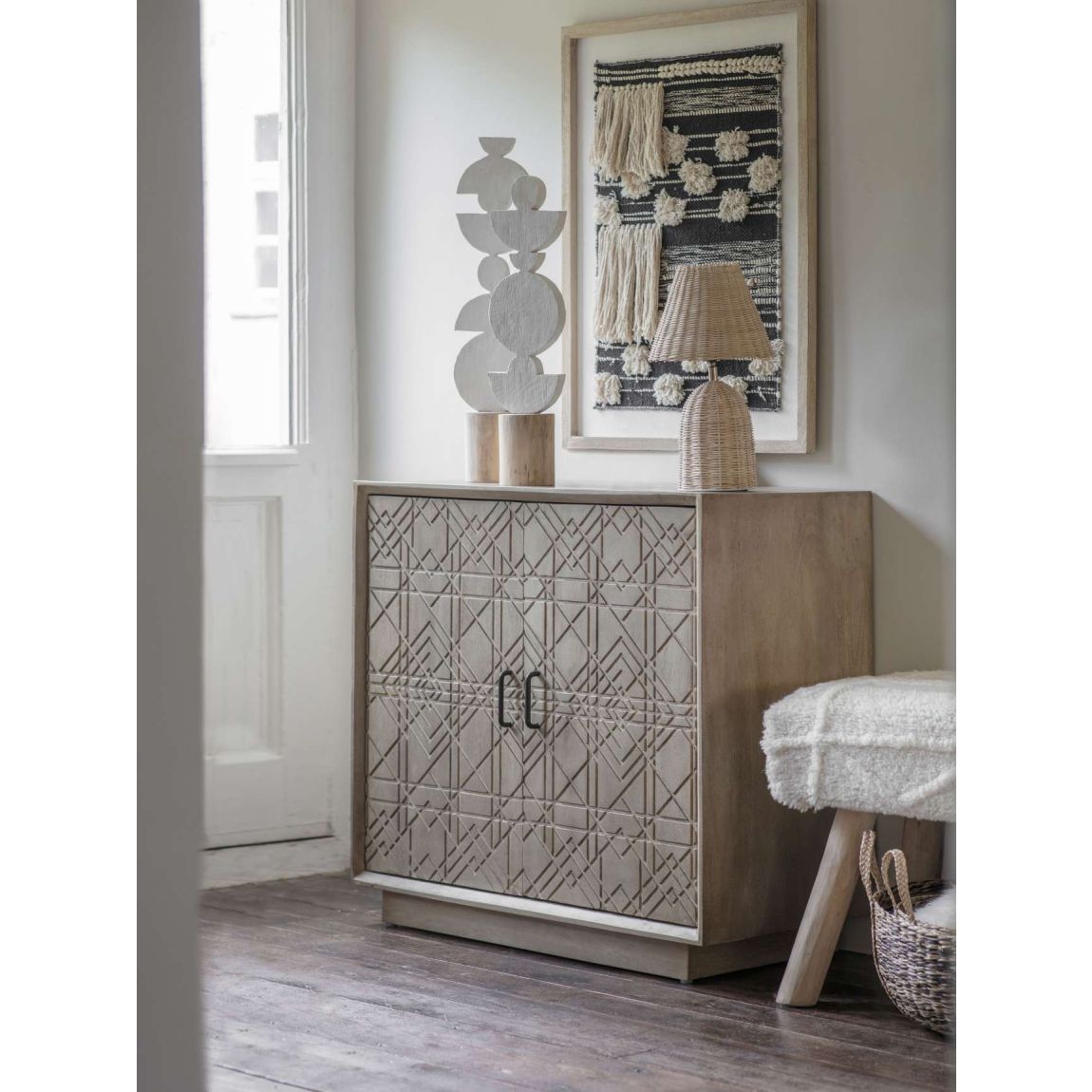 Totem White Large main product photo
