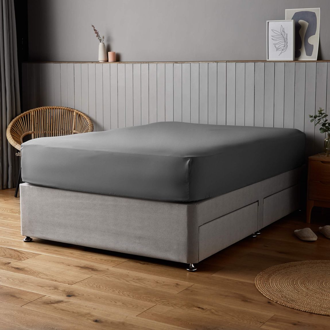 Silentnight Supersoft Charcoal Fitted Sheet - Single main product photo