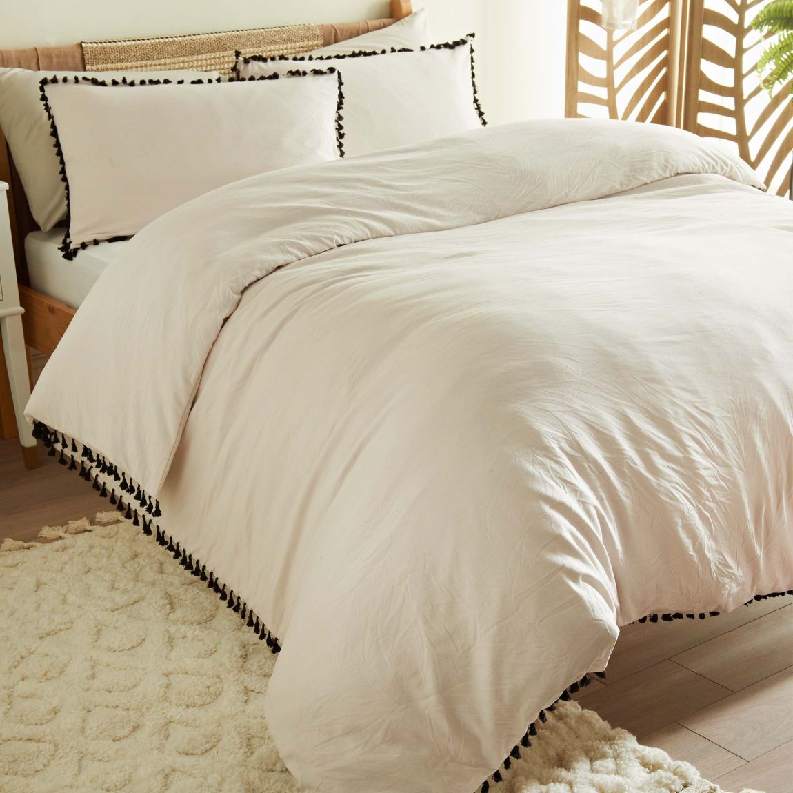 Cosmo Living by Cosmopolitan Tassel Duvet Cover Set - Double main product photo