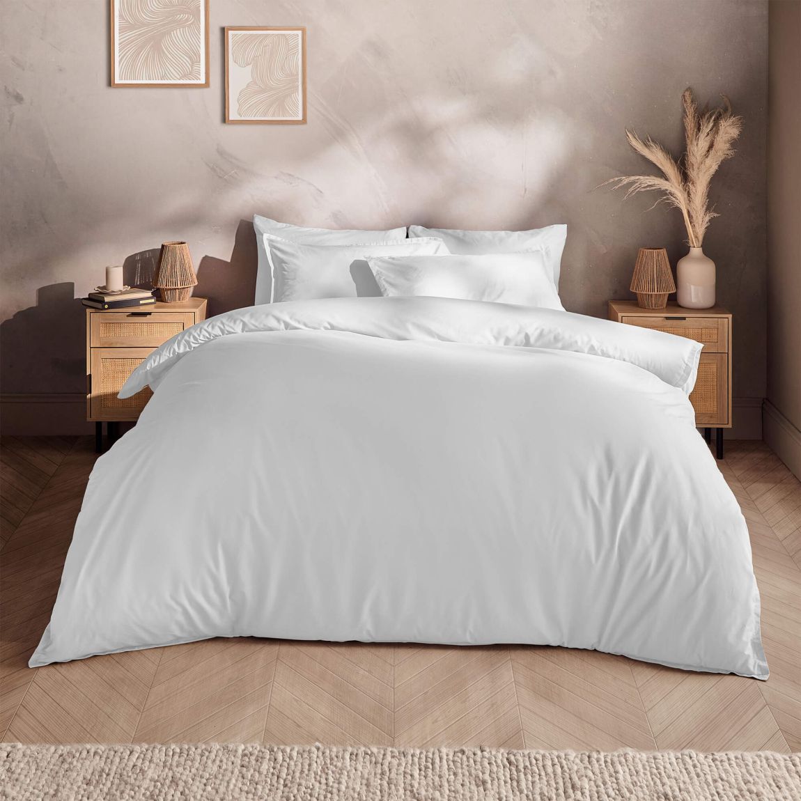 Silentnight Washed Cotton Rich White Duvet Cover Set - King main product photo