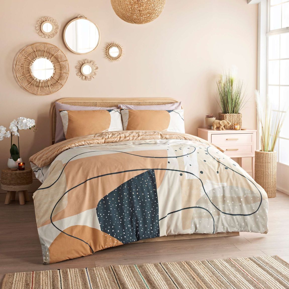 Cosmo Living by Cosmopolitan Sunset Abstract Duvet Cover Set - Super King main product photo