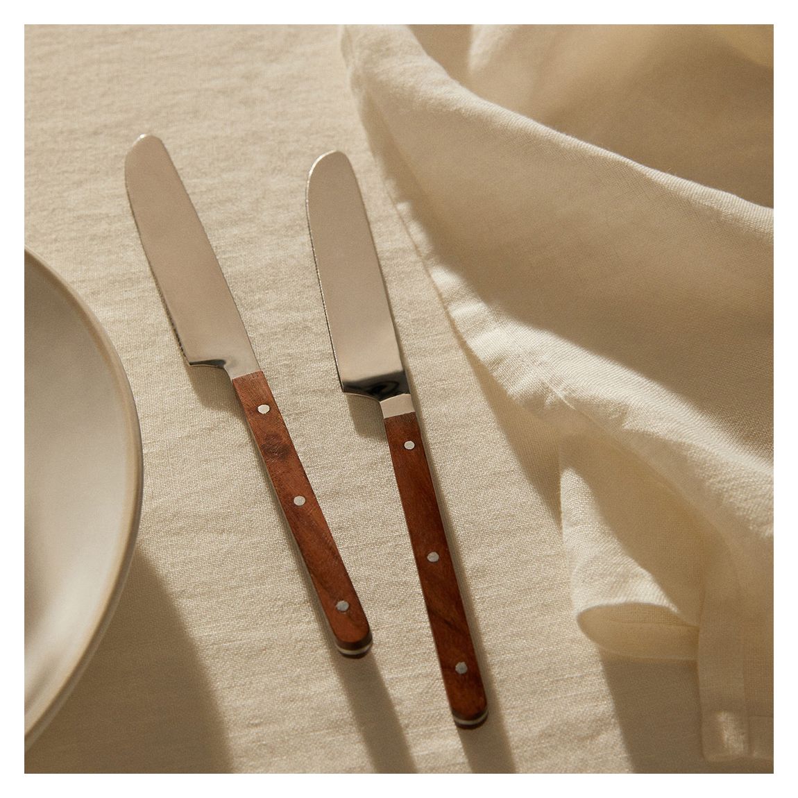 Set of 4 Wooden Handle Knives main product photo