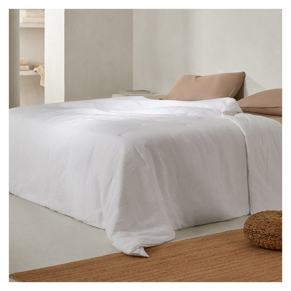 100% Linen Quilt, White main product photo