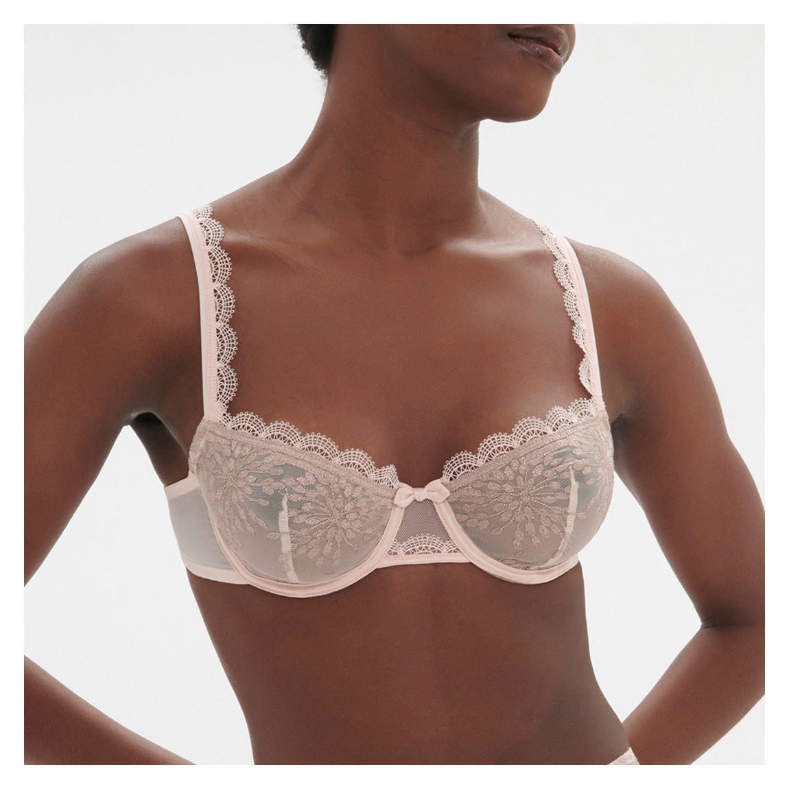 Singuliere Bra Petal Powder main product photo