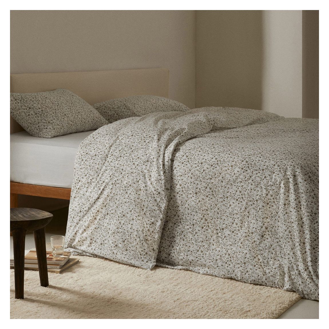 King Size Cream Micro-Flower Duvet Cover Set main product photo