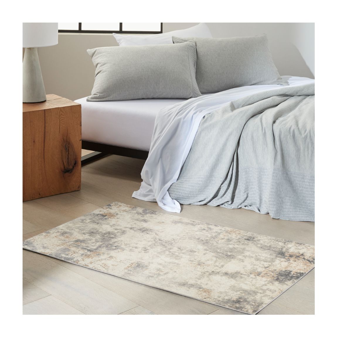 Enchanting Ivory/Grey 152cm x 97cm Rug main product photo