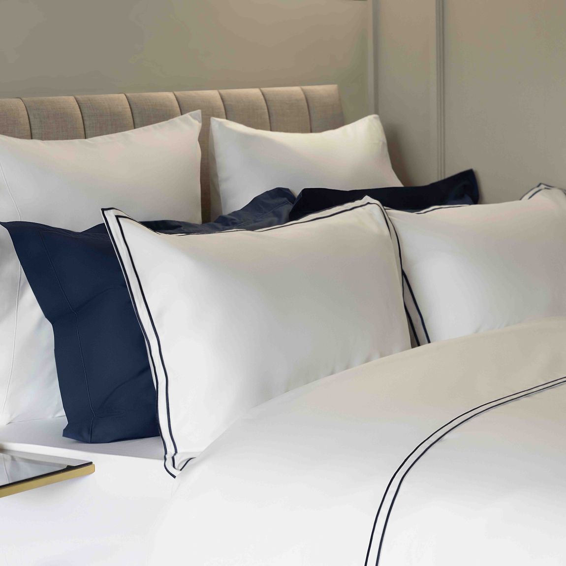 Belledorm Egyptian Cotton Savoy Duvet Set, Double Navy main product photo