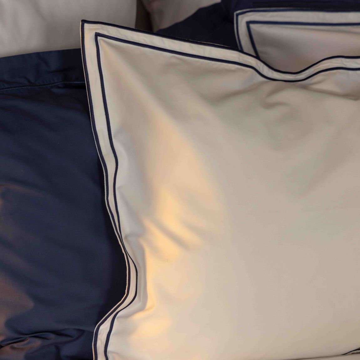 Belledorm Egyptian Cotton Savoy Oxford Pillowcase, Standard Navy main product photo